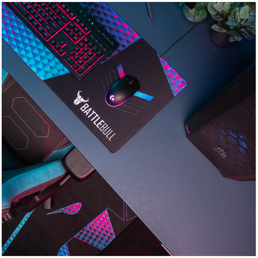 A large main feature product image of BattleBull Diamond Extended Mousepad - Dark