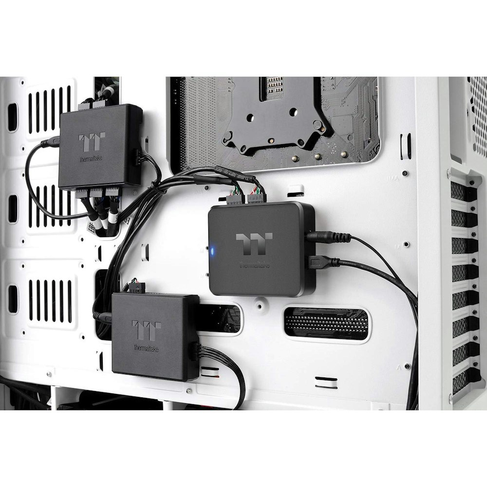 A large main feature product image of Thermaltake H200 PLUS - Premium Internal USB Hub