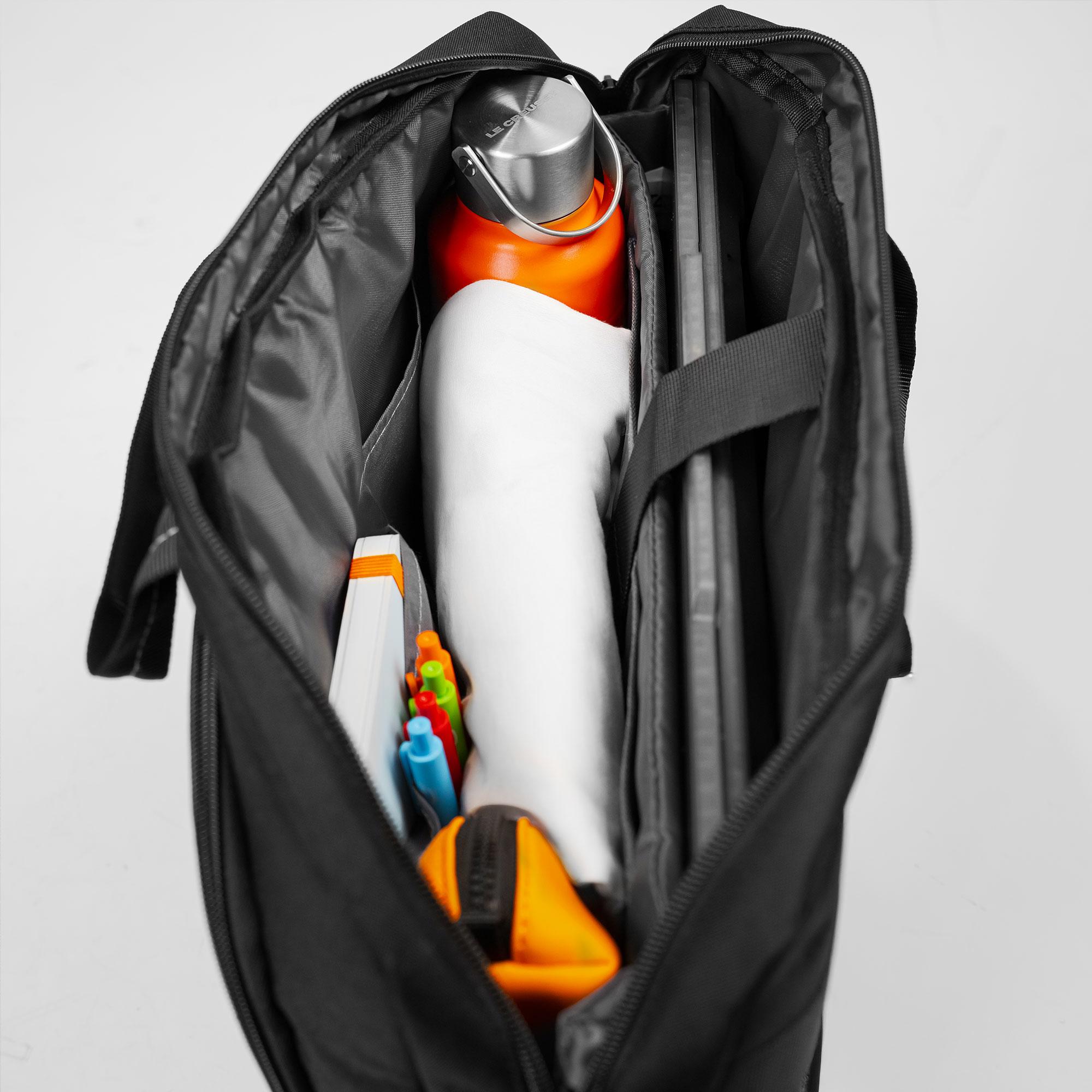 A large main feature product image of Fixita Urban 18.4" Black Messenger Notebook Bag