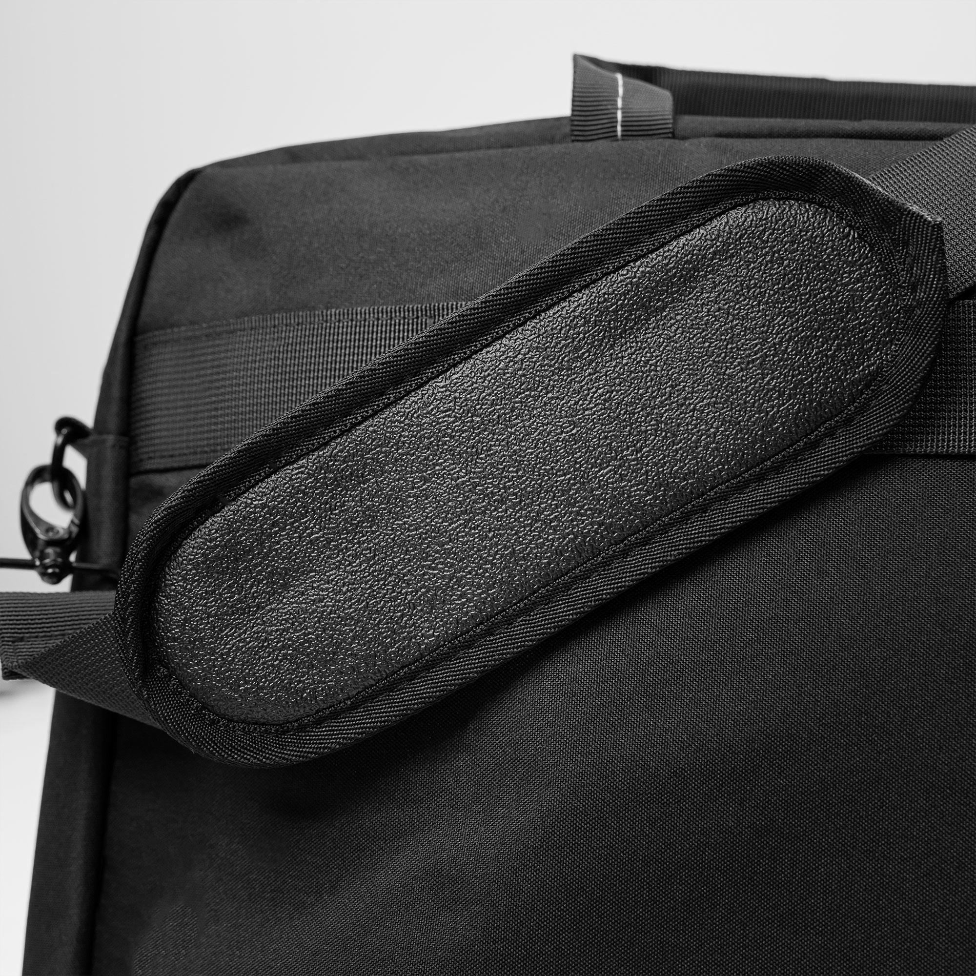 A large main feature product image of Fixita Urban 18.4" Black Messenger Notebook Bag