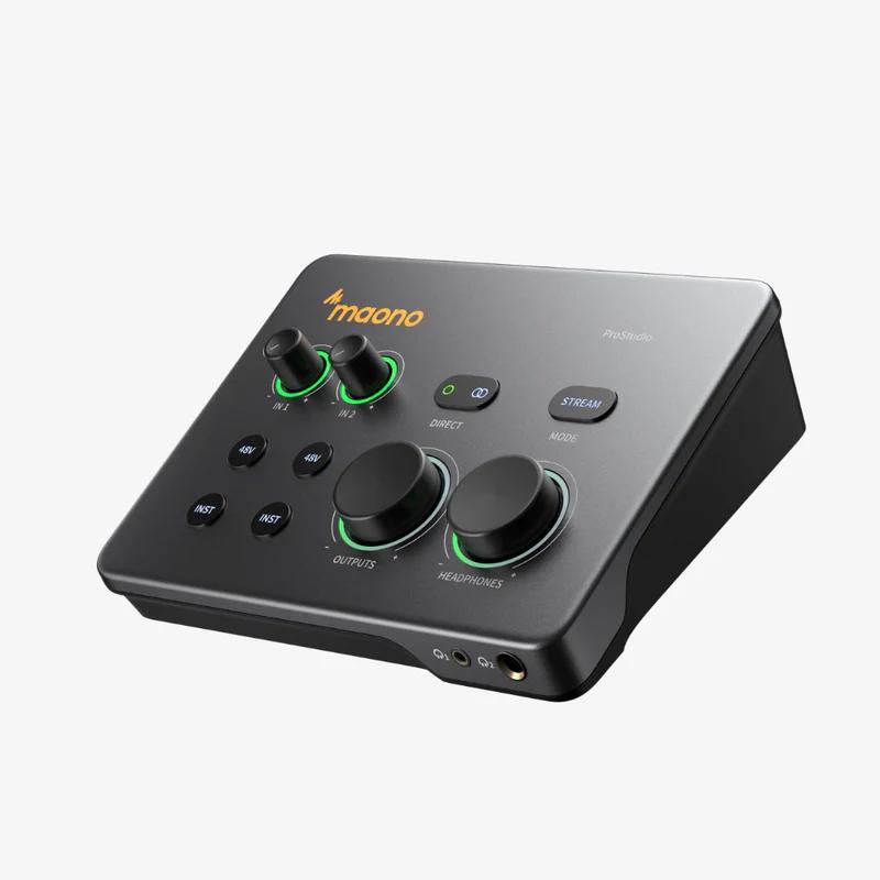 A large main feature product image of Maono P2 USB Hybrid Audio Interface